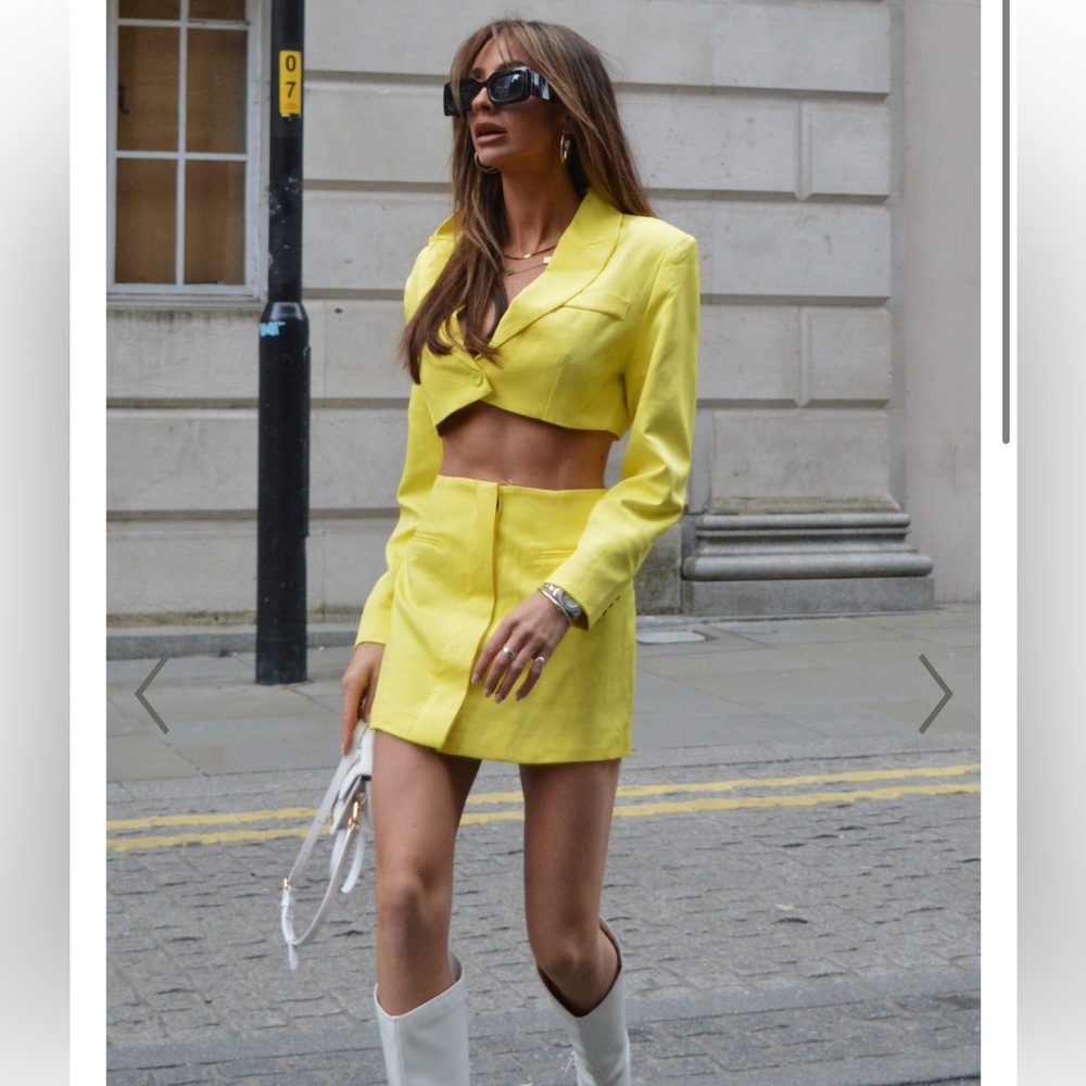 CAMIELLE CUT OUT BLAZER DRESS IN CHARTREUSE
